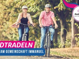 Eine Frau und ein Mann auf dem Fahrrad unterwegs. Schriftzug Stadtradeln und Team Gemeinschaft Immanuel.